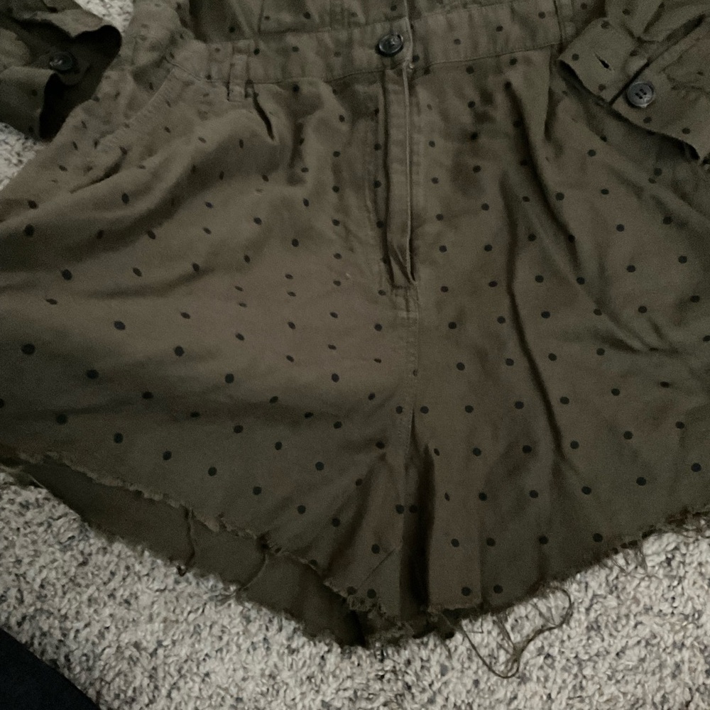 Madewell Olive Green long sleeve Button-Up distressed hemline shorts Jumpsuit- 6 - Picture 3 of 7